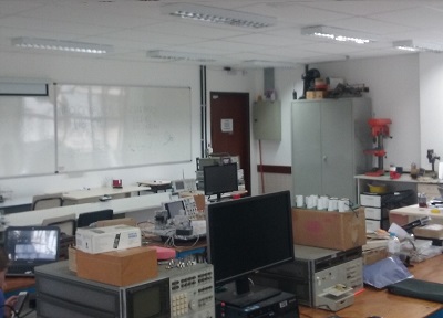 Foto 1 do interior do laboratório